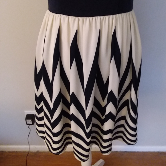 Xhilaration Black and White Chevron Shape Dress - Picture 3 of 9